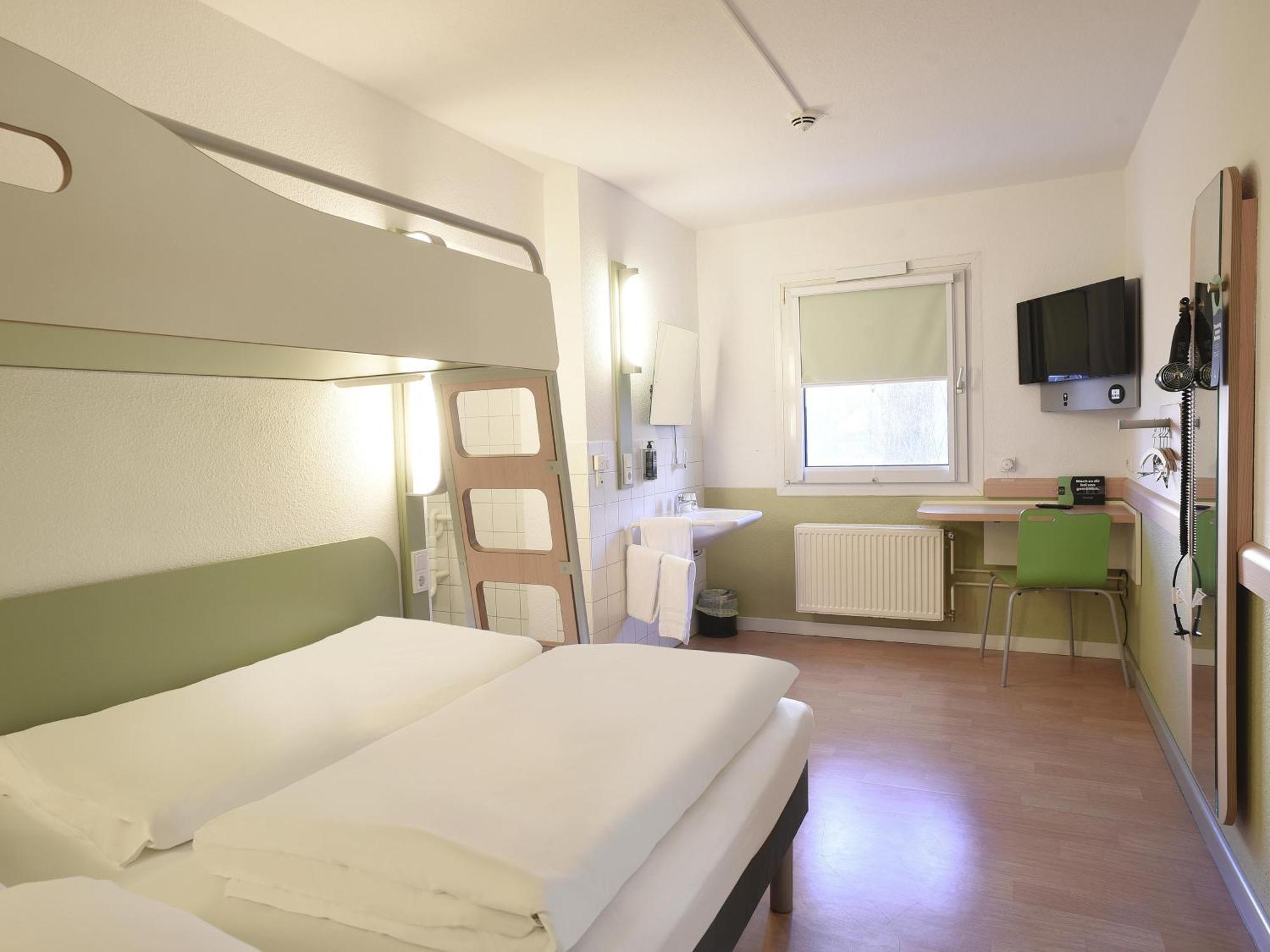 B&B Hotel Leipzig-Schoenefeld エクステリア 写真