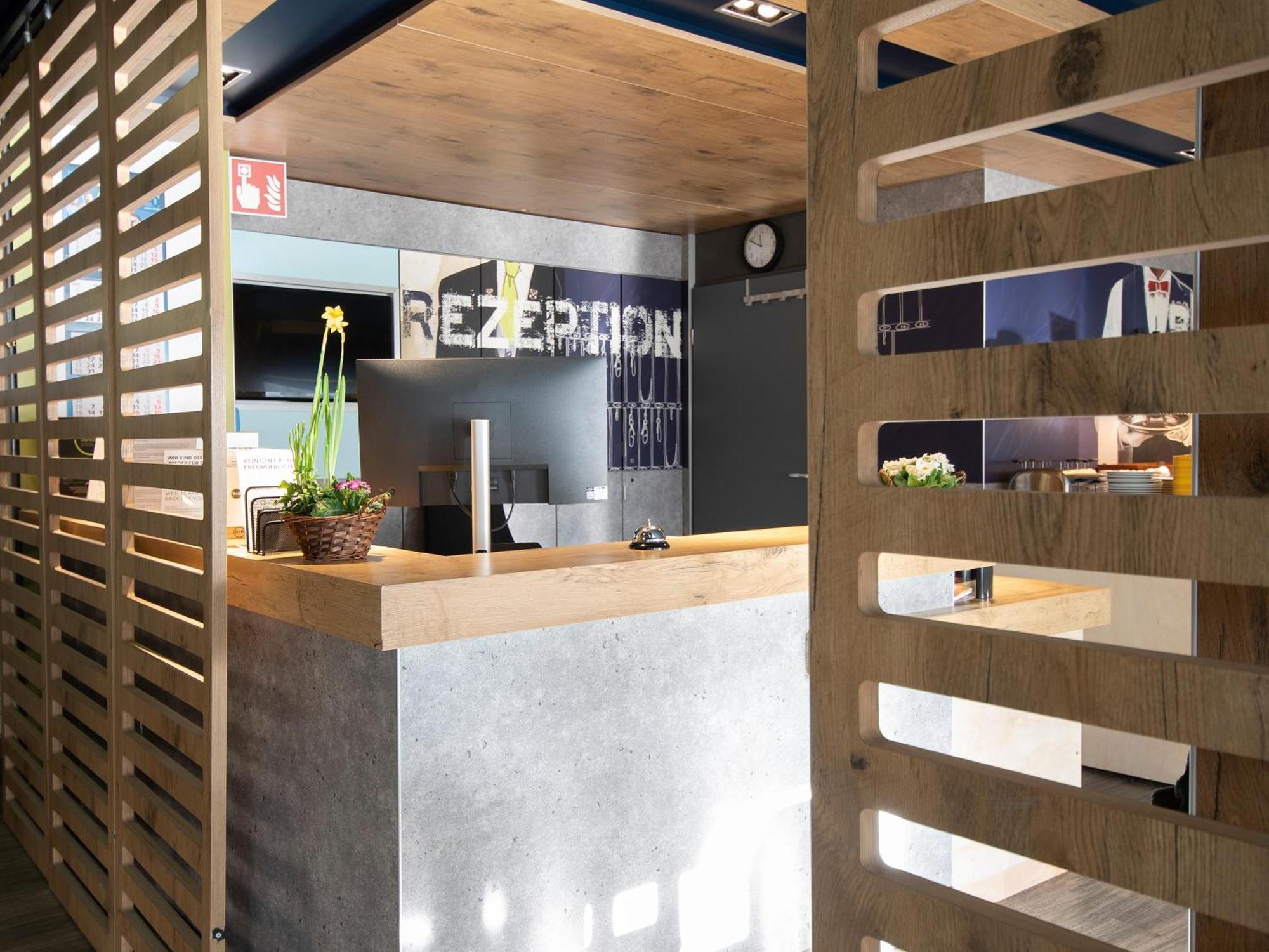 B&B Hotel Leipzig-Schoenefeld エクステリア 写真