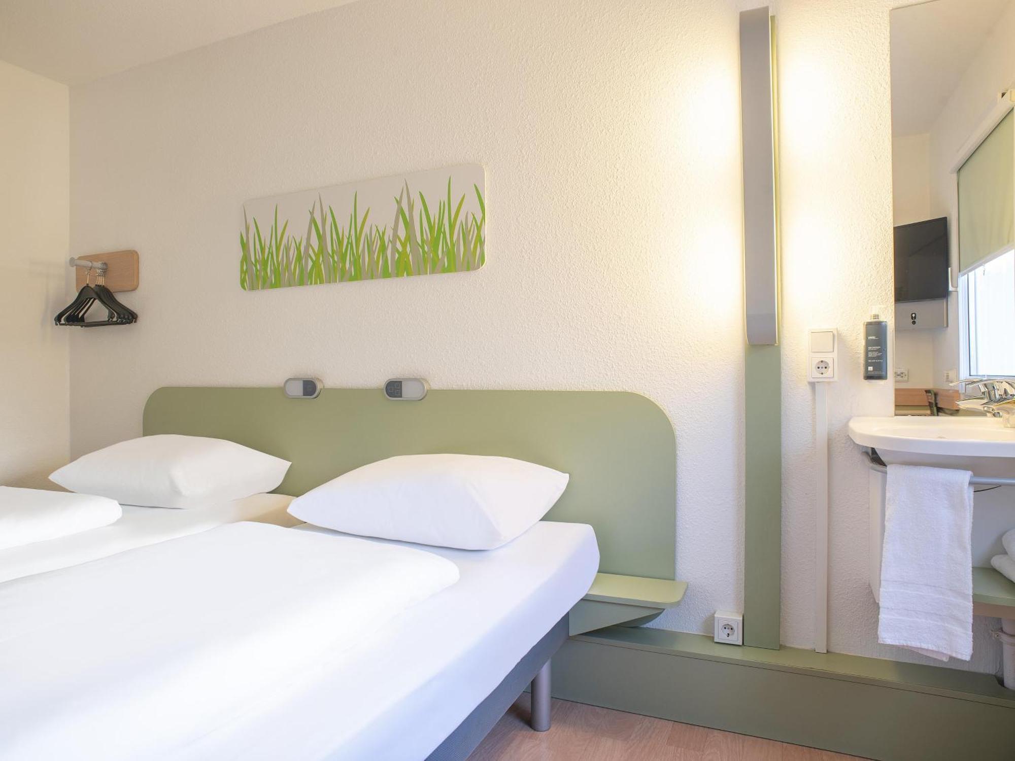 B&B Hotel Leipzig-Schoenefeld エクステリア 写真